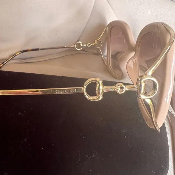 GUCCI NEW SUNGLASSES WITH CASE❤️‍🔥 - Picture 10 of 16